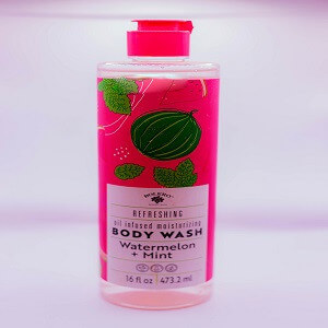 Refreshing oil infused moisturizing body wash watermelon & mint